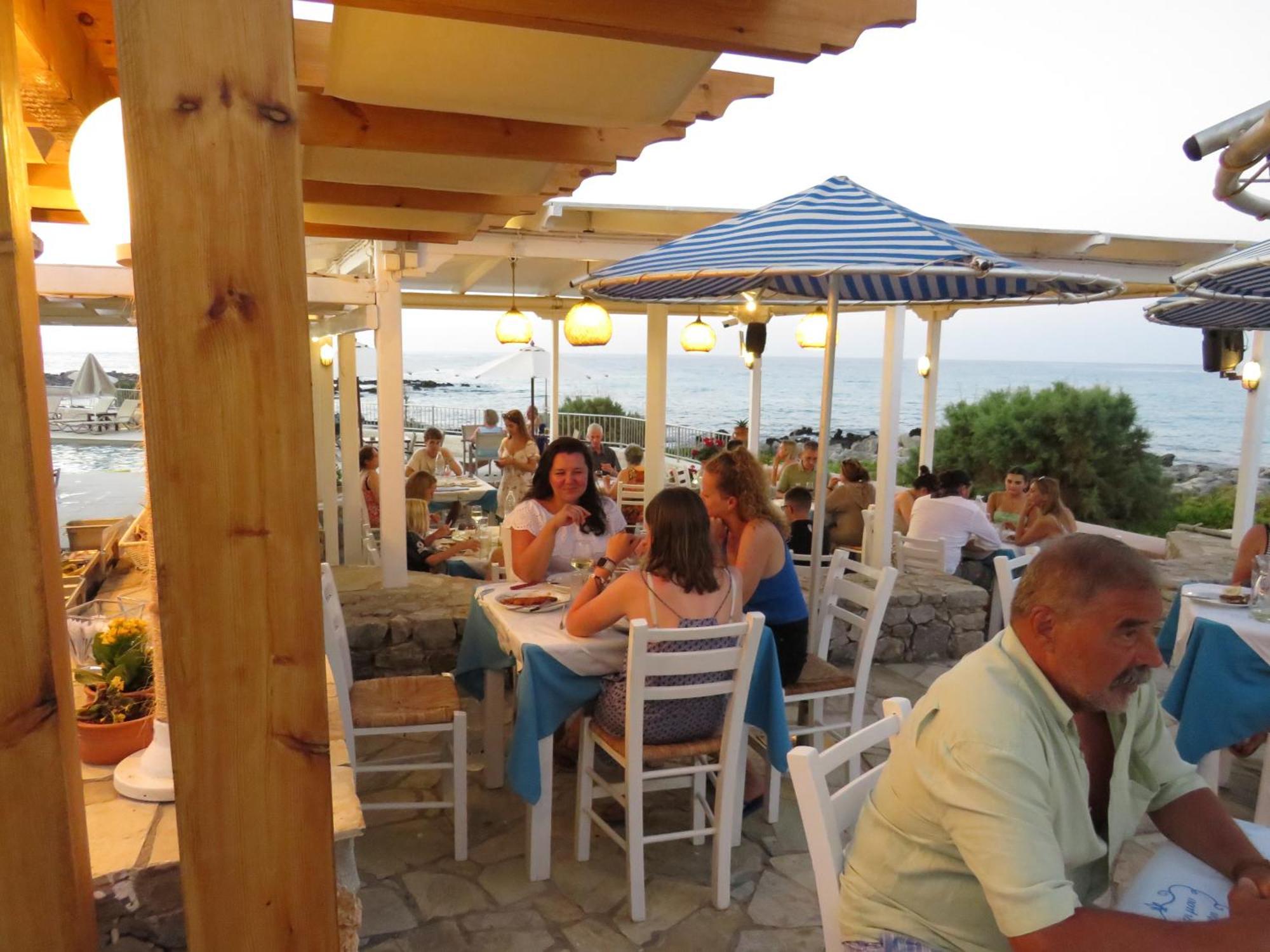 Blue Beach Villas Apartments Stavrós エクステリア 写真